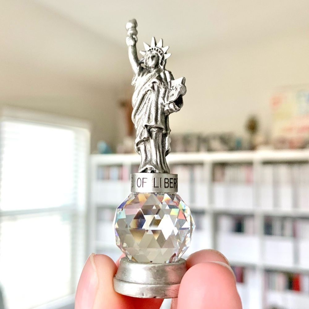 Crystal Faceted Ball Statue of Liberty Figurine Aged Silver NYC Souvenir Decor